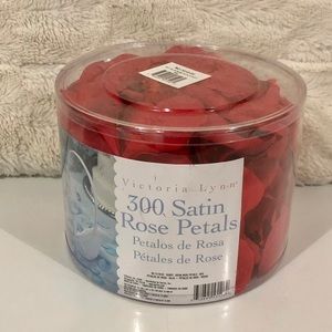 ROMANTIC RED SATIN ROSE PETALS - VALENTINES DAY